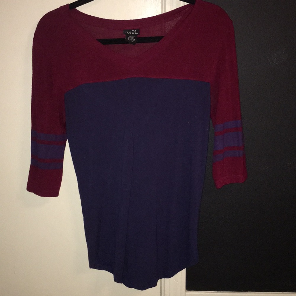 Rue 21 v-neck Half Sleeved